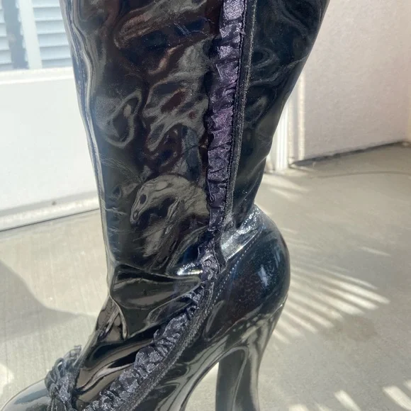 Black knee high boots - Picture 4 of 5